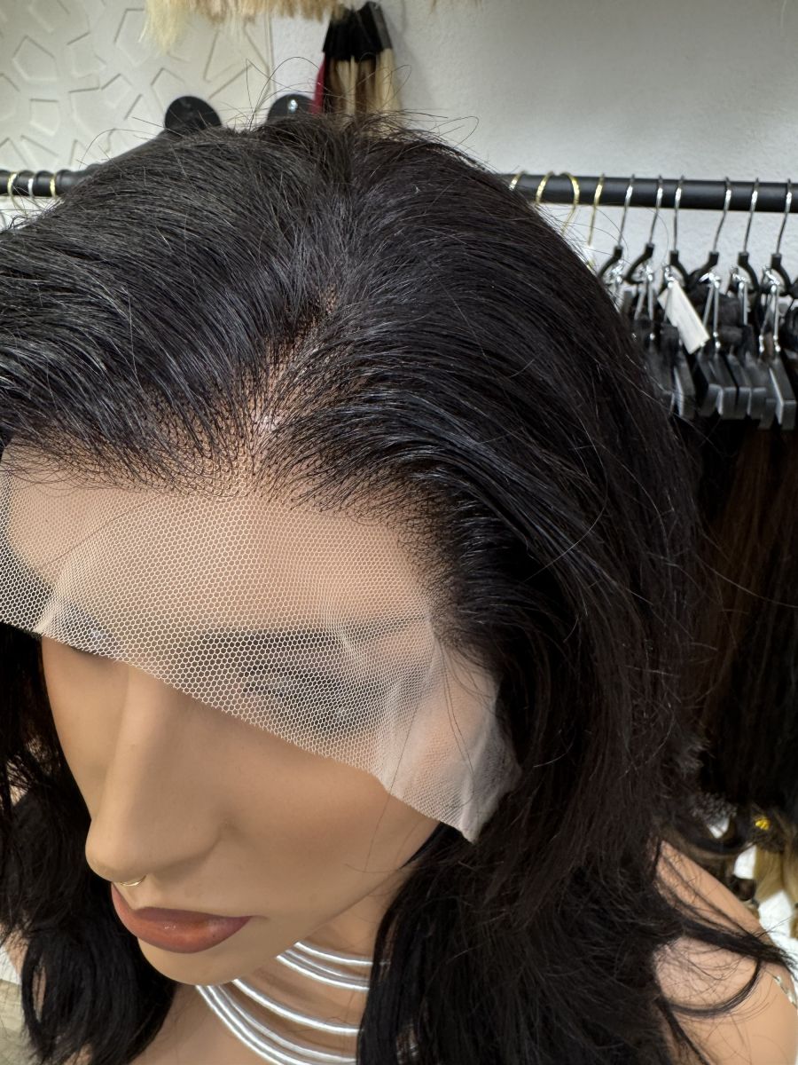 Schulterlange gestufte Lace Front Perücke